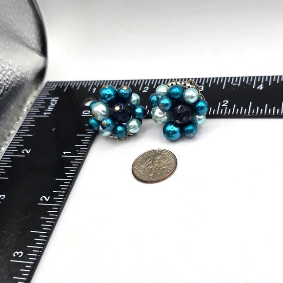 Vintage Japan Bead Cluster Earrings Clip-On Teal Blue Faux Pearl Mid Century - Picture 7 of 7